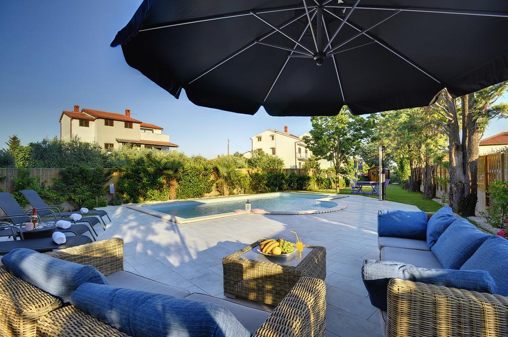 Villa Andrija Family Dream With Heated Pool At The Sea With Beautiful Garden, Outside Cinema And Kids Playground Fažana Eksteriør billede